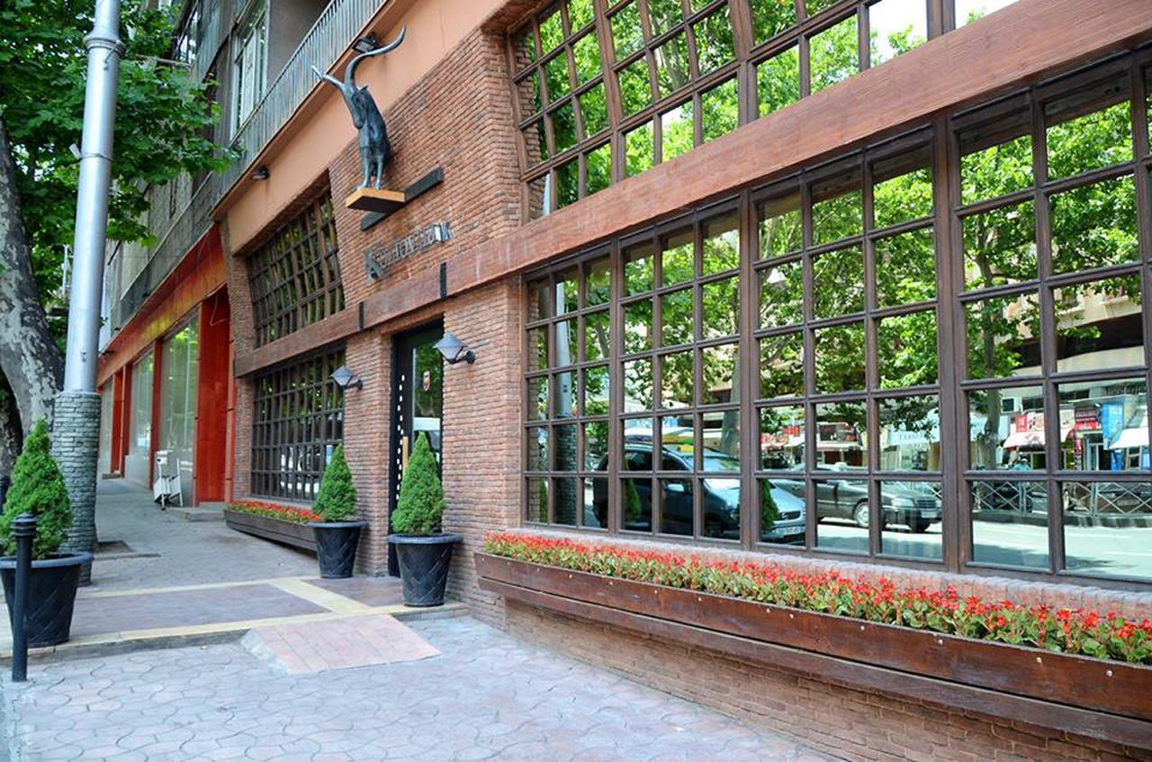 Luxury 4-Bedroom Apartment In The Center Tbilisi Eksteriør billede