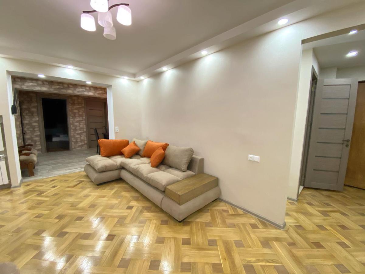 Luxury 4-Bedroom Apartment In The Center Tbilisi Eksteriør billede
